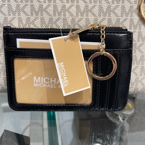 MICHAEL KORS
Jet Set Travel Small Top Zip Coin Pouch With ID Keychain 
Black
NWT - Picture 14 of 16